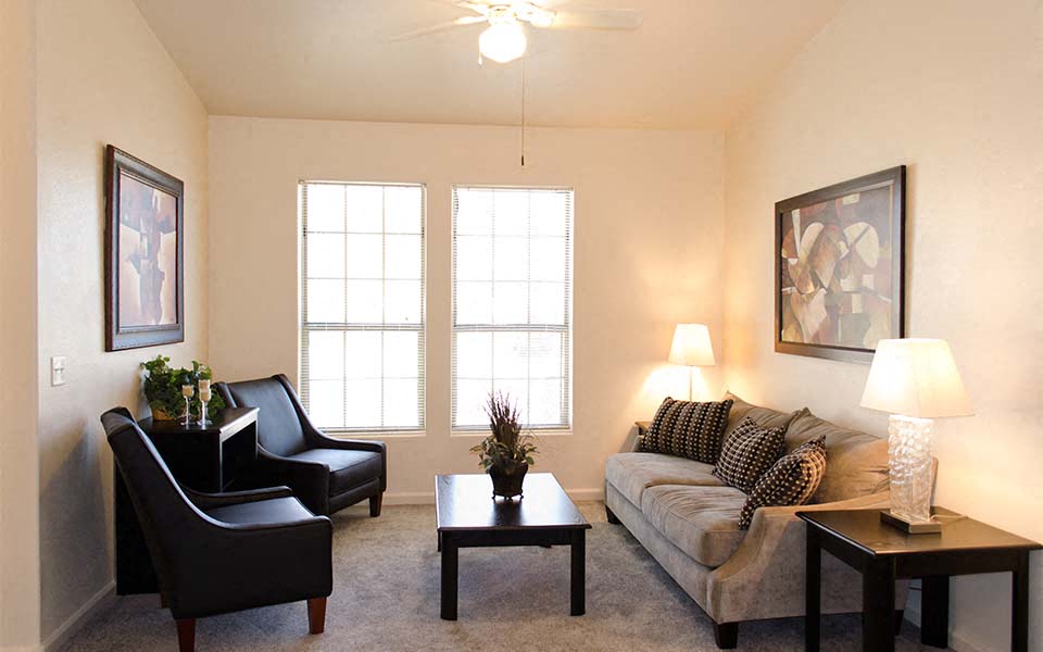 Ocotillo Manor - 3x25 1419-1688 - Living Room
